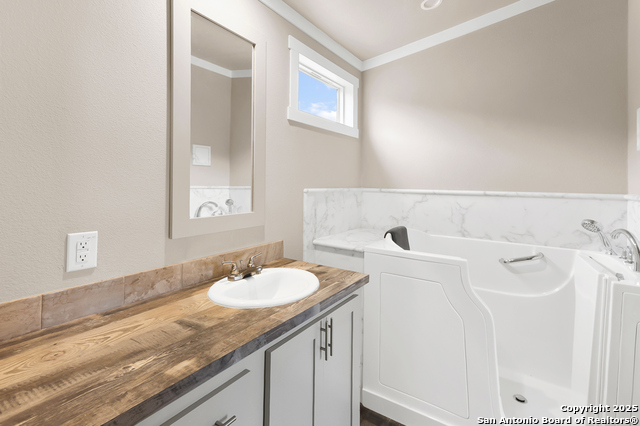 Image 18 of 21 For 4207 Forest Trail