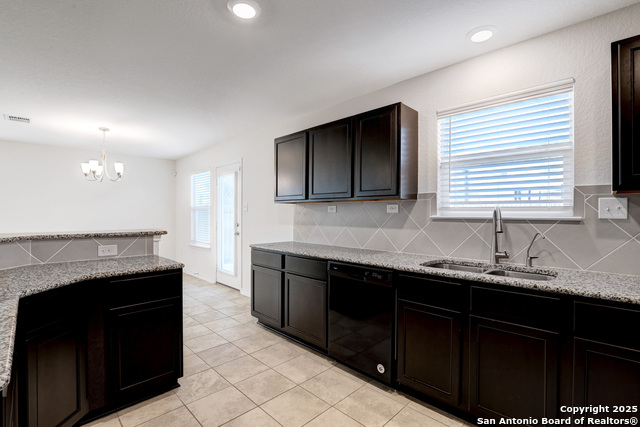 Listing photo id 10 for 11331 October Chase