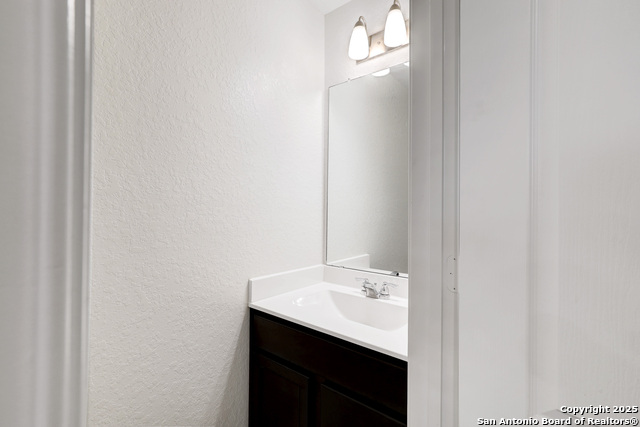 Listing photo id 12 for 11331 October Chase