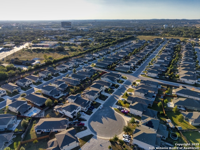 Listing photo id 34 for 2518 Castello