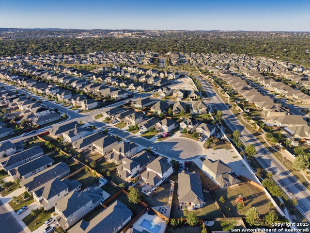 Listing photo id 35 for 2518 Castello