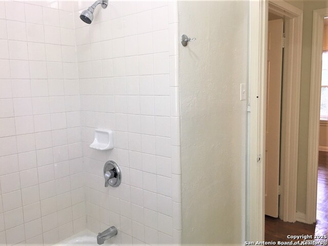 Image 10 of 14 For 229 Ridgewood Ct W 1