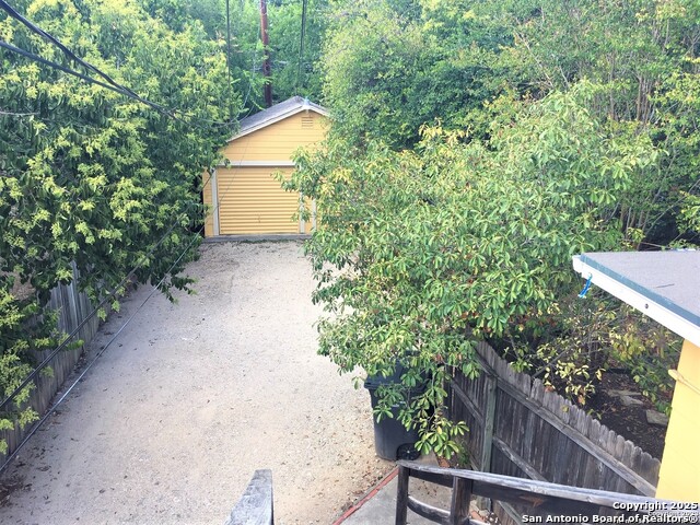 Image 13 of 14 For 229 Ridgewood Ct W 1