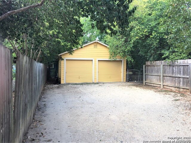 Image 14 of 14 For 229 Ridgewood Ct W 1