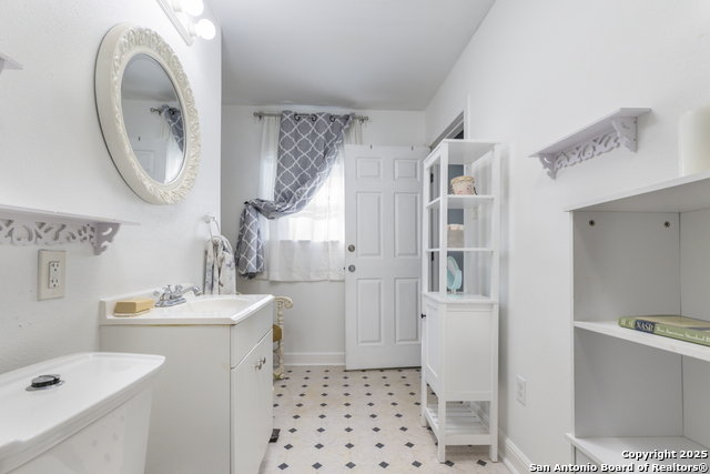 Image 15 of 27 For 126 Benita St