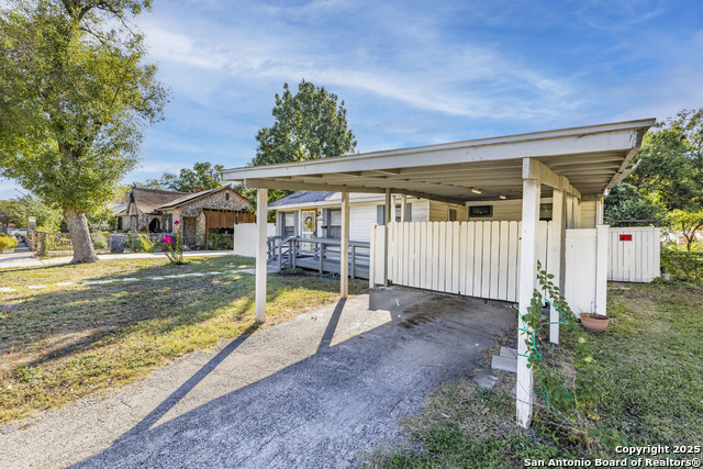 Image 6 of 27 For 126 Benita St