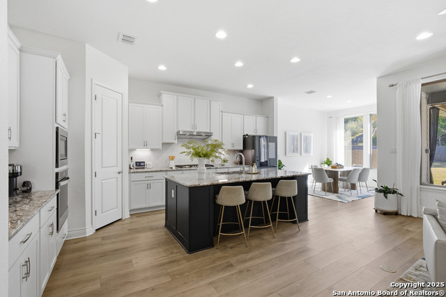 Listing photo id 15 for 8928 Whimsey