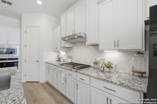 Listing photo id 19 for 8928 Whimsey