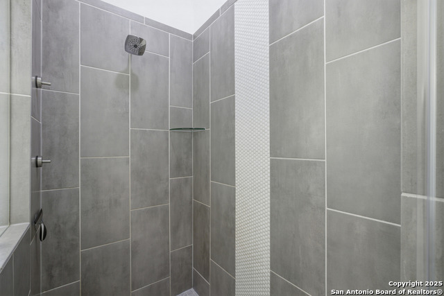 Listing photo id 33 for 8928 Whimsey