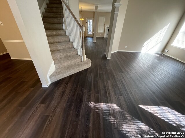 Image 7 of 39 For 18306 Beargrass