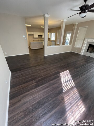 Image 8 of 39 For 18306 Beargrass