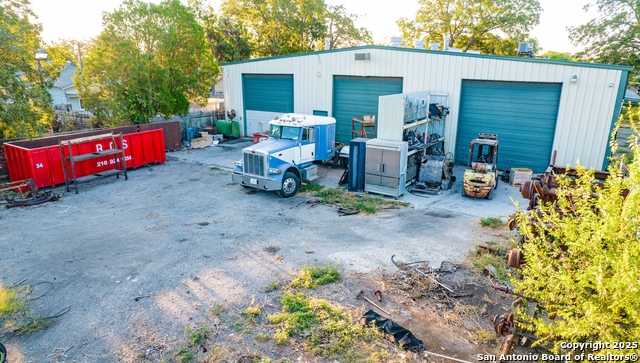 Listing photo id 4 for 2510 Loop 410 Acc Rd Se