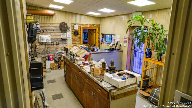 Listing photo id 7 for 2510 Loop 410 Acc Rd Se