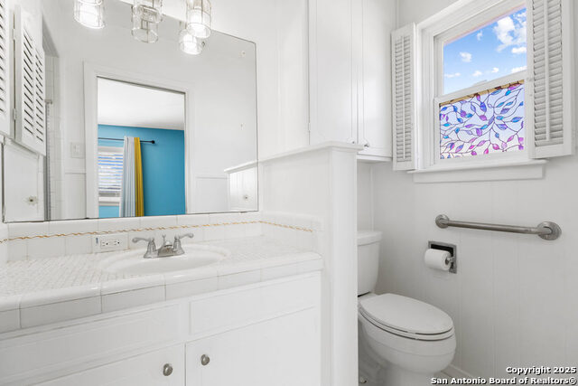 Image 15 of 25 For 3607 Lisa