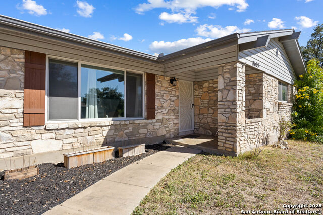 Image 3 of 25 For 3607 Lisa