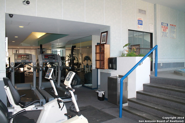 Image 18 of 24 For 7701 Wurzbach Rd  1904