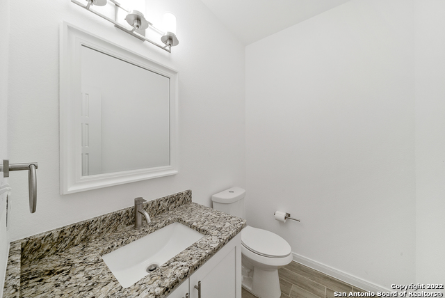 Image 25 of 37 For 8914 La Herradura Dr