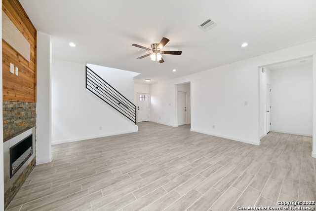 Image 8 of 37 For 8914 La Herradura Dr