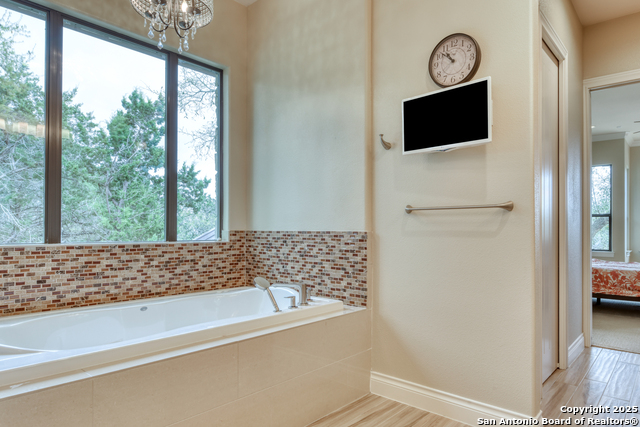 Image 21 of 47 For 1357 Capitare