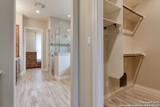 Image 22 of 47 For 1357 Capitare