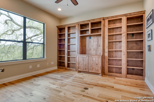 Image 27 of 47 For 1357 Capitare