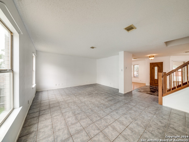 Listing photo id 8 for 8239 Brisbane