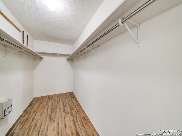 Listing photo id 13 for 8239 Brisbane