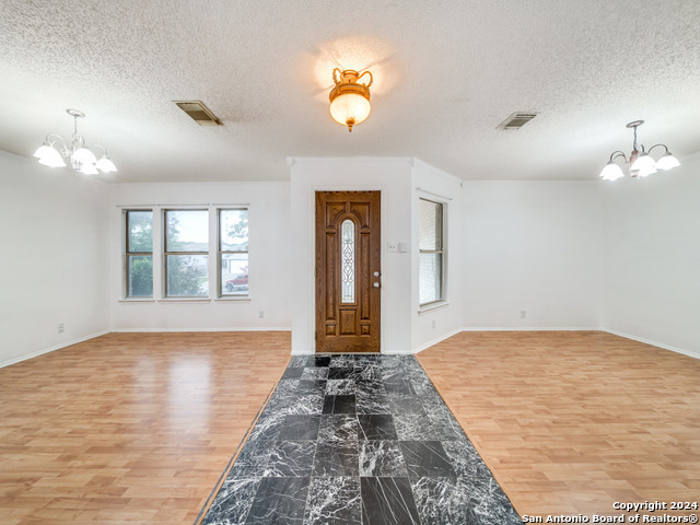 Listing photo id 1 for 8239 Brisbane