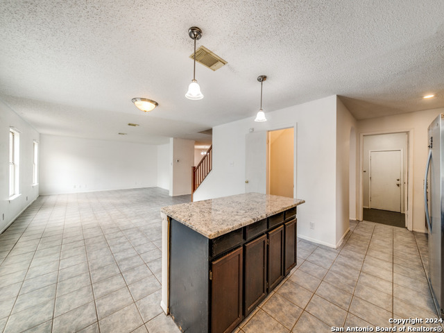 Listing photo id 5 for 8239 Brisbane