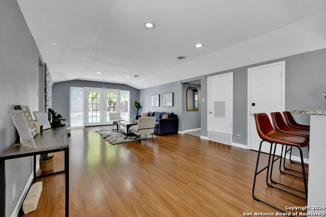 Image 13 of 30 For 103 Shalimar Dr