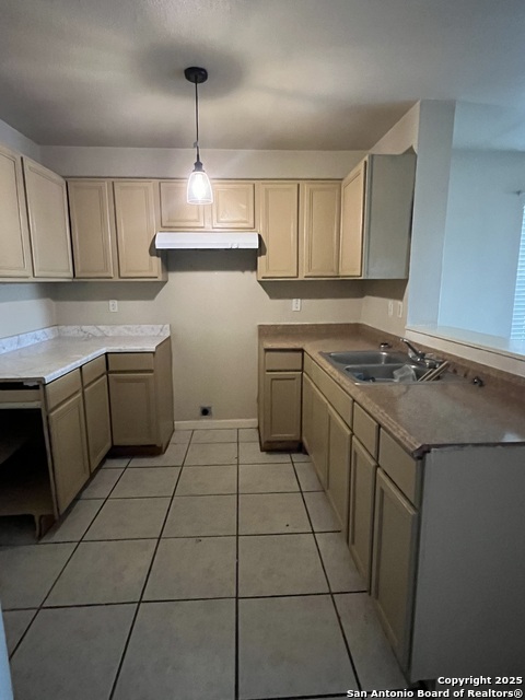 Image 5 of 17 For 2220 Laredo St S