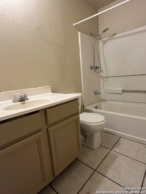 Image 8 of 17 For 2220 Laredo St S