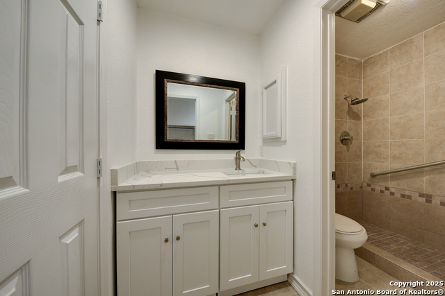 Listing photo id 11 for 8903 Ridge Sky St