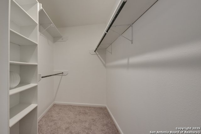 Listing photo id 12 for 8903 Ridge Sky St