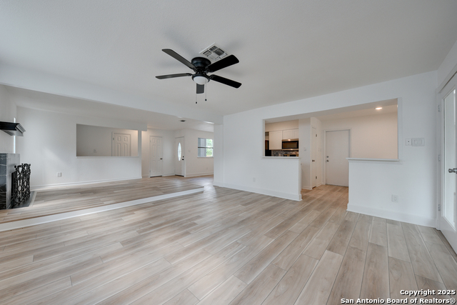 Listing photo id 0 for 8903 Ridge Sky St