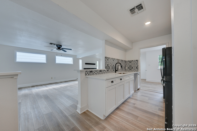 Listing photo id 2 for 8903 Ridge Sky St