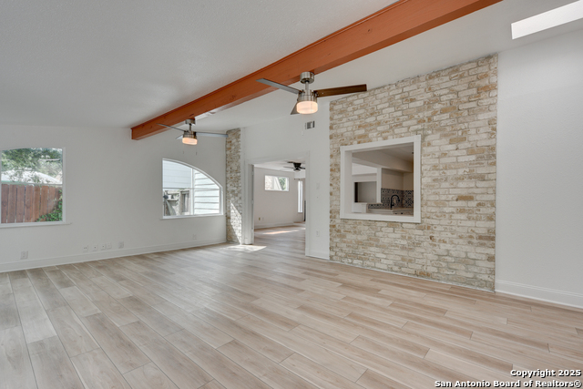 Listing photo id 6 for 8903 Ridge Sky St