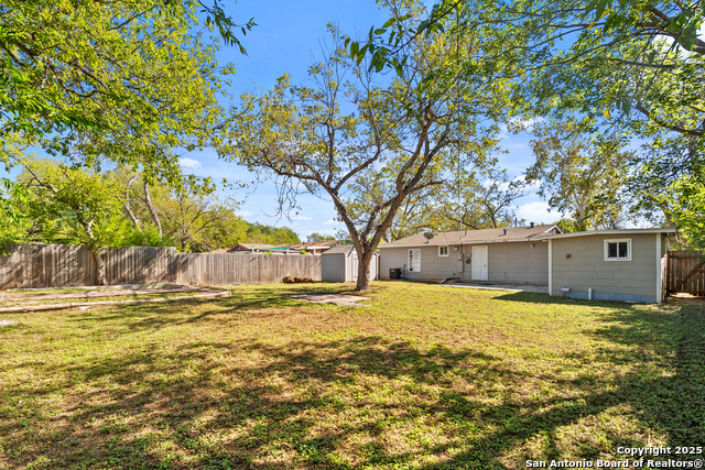 Image 18 of 21 For 359 Tomrob