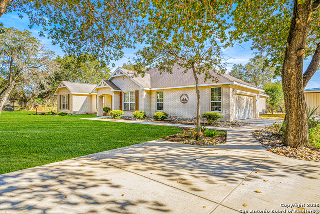 Details for 412 Cimarron, Floresville, TX 78114