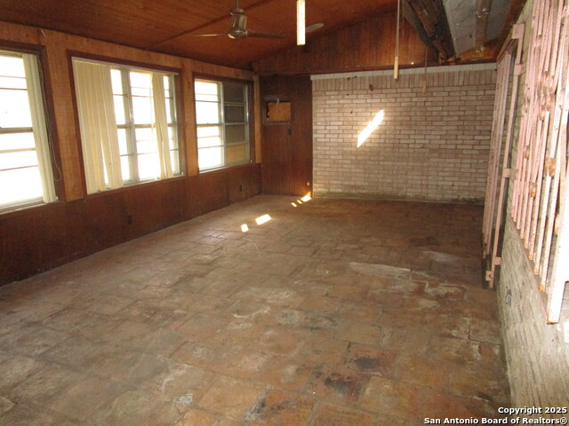 Image 6 of 15 For 4411 Lakewood