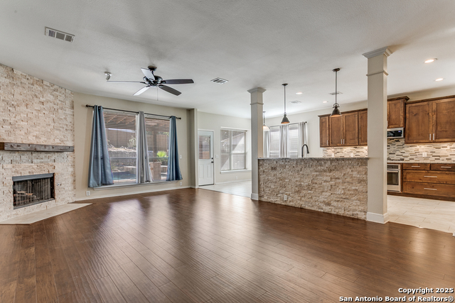 Image 11 of 36 For 20926 Encino Dawn