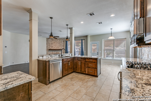 Image 15 of 36 For 20926 Encino Dawn