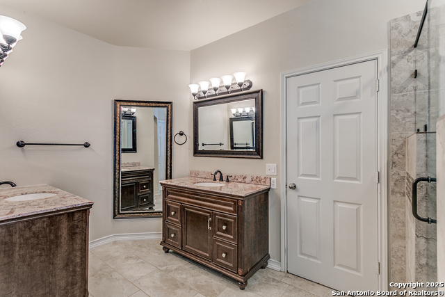 Image 29 of 36 For 20926 Encino Dawn