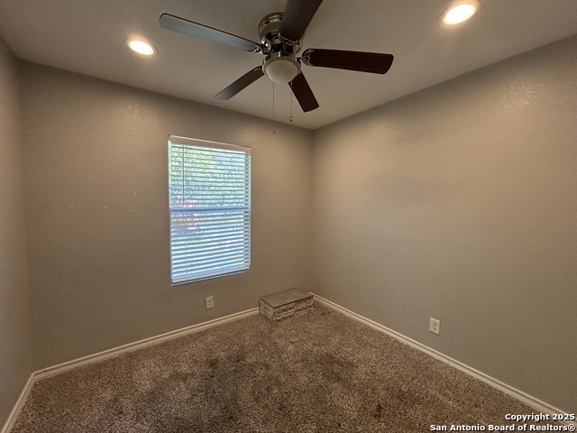 Image 11 of 15 For 105 El Fledo