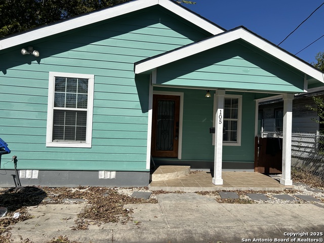 Image 2 of 15 For 105 El Fledo