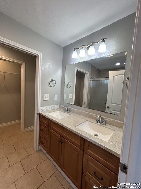 Image 8 of 15 For 105 El Fledo