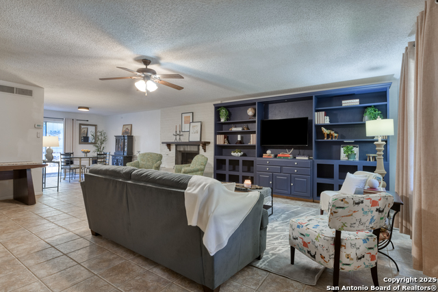 Image 20 of 30 For 8715 Starcrest 58