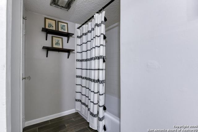 Image 28 of 30 For 8715 Starcrest 58