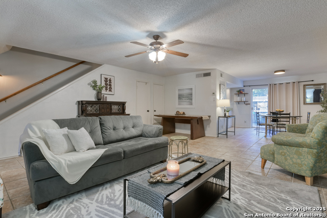 Image 4 of 30 For 8715 Starcrest 58