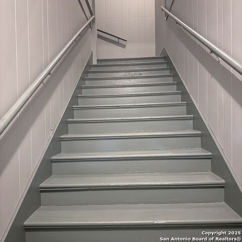 Listing photo id 0 for 124 Ashby E 1